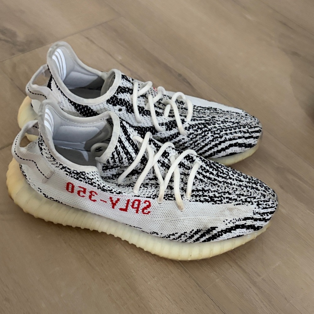 Yeezy Boost 350 V2 Zebra